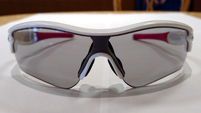 OAKLEY（オークリー） RADAR（レーダー） 調光レンズ交換！！ – メガネ